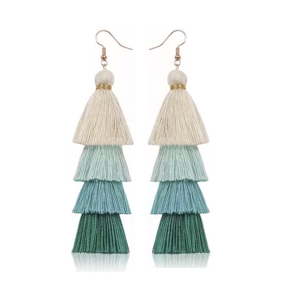 🍒3/$30 New Gradient Multilayer Tassel Earrings - Picture 7 of 10